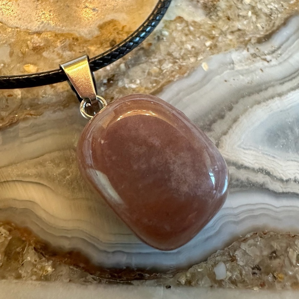 3118 Elegant Polished Stone Pendant Necklace